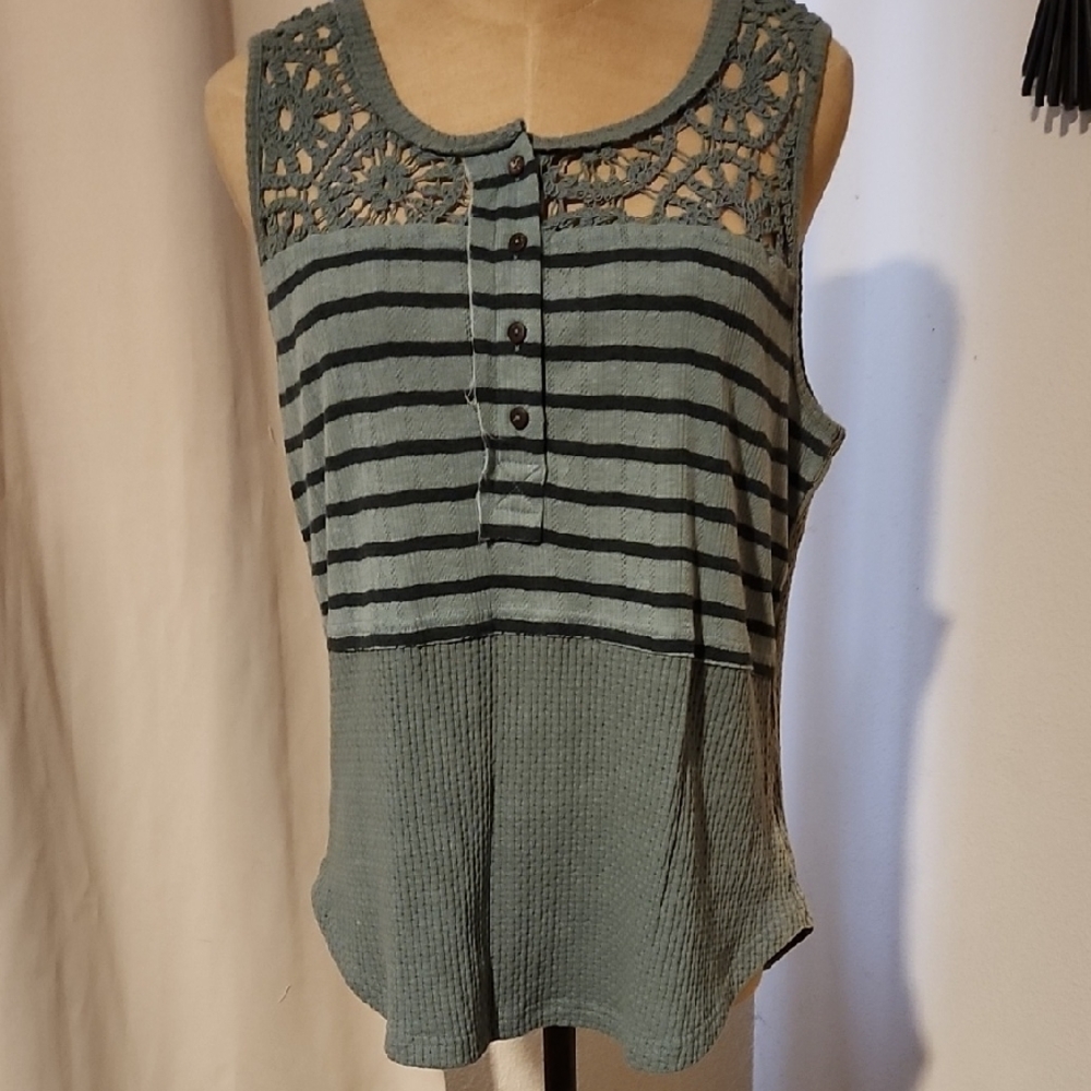 Women's Green Sleeveless Top